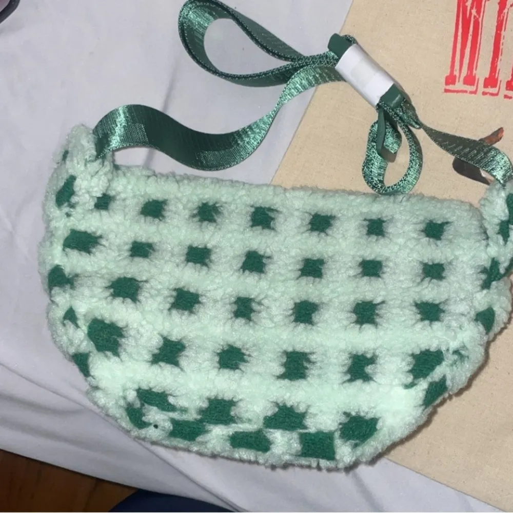 MIDNIGHT LUNCH Belt Bag Mint Green - Image 5