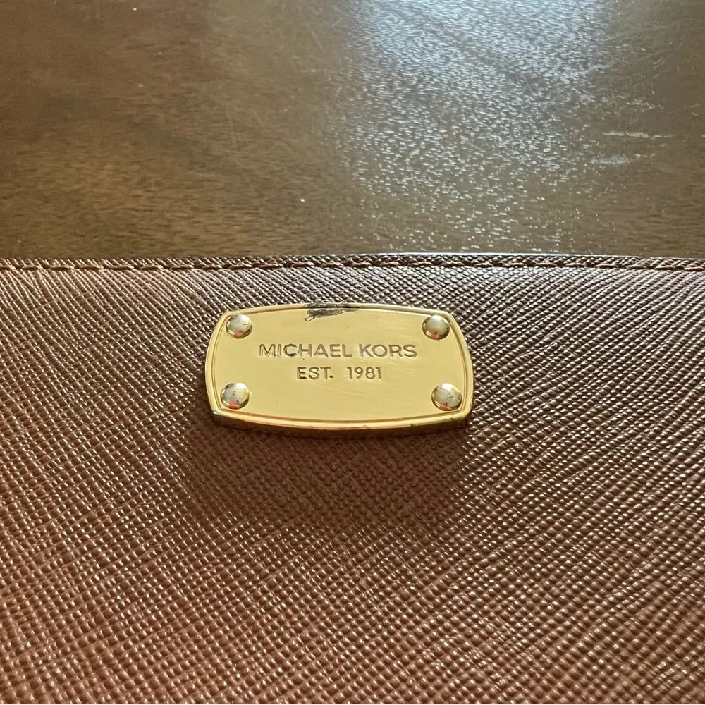 Brown Saffiano Full Zip Jet Set Continental Zip Leather Wallet EUC! - Image 2