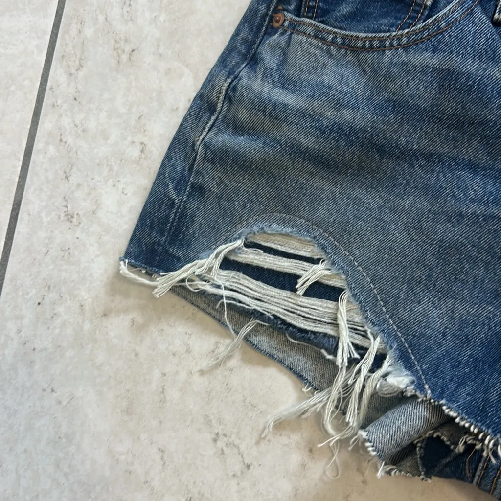 NWT Levi’s Women’s 501‎ Shorts - Image 4