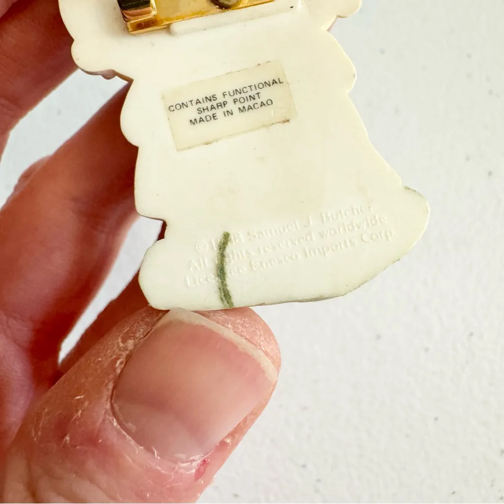 1988 Precious Moments Figurine “I love you” Pin Children and Tree Pink - Image 4