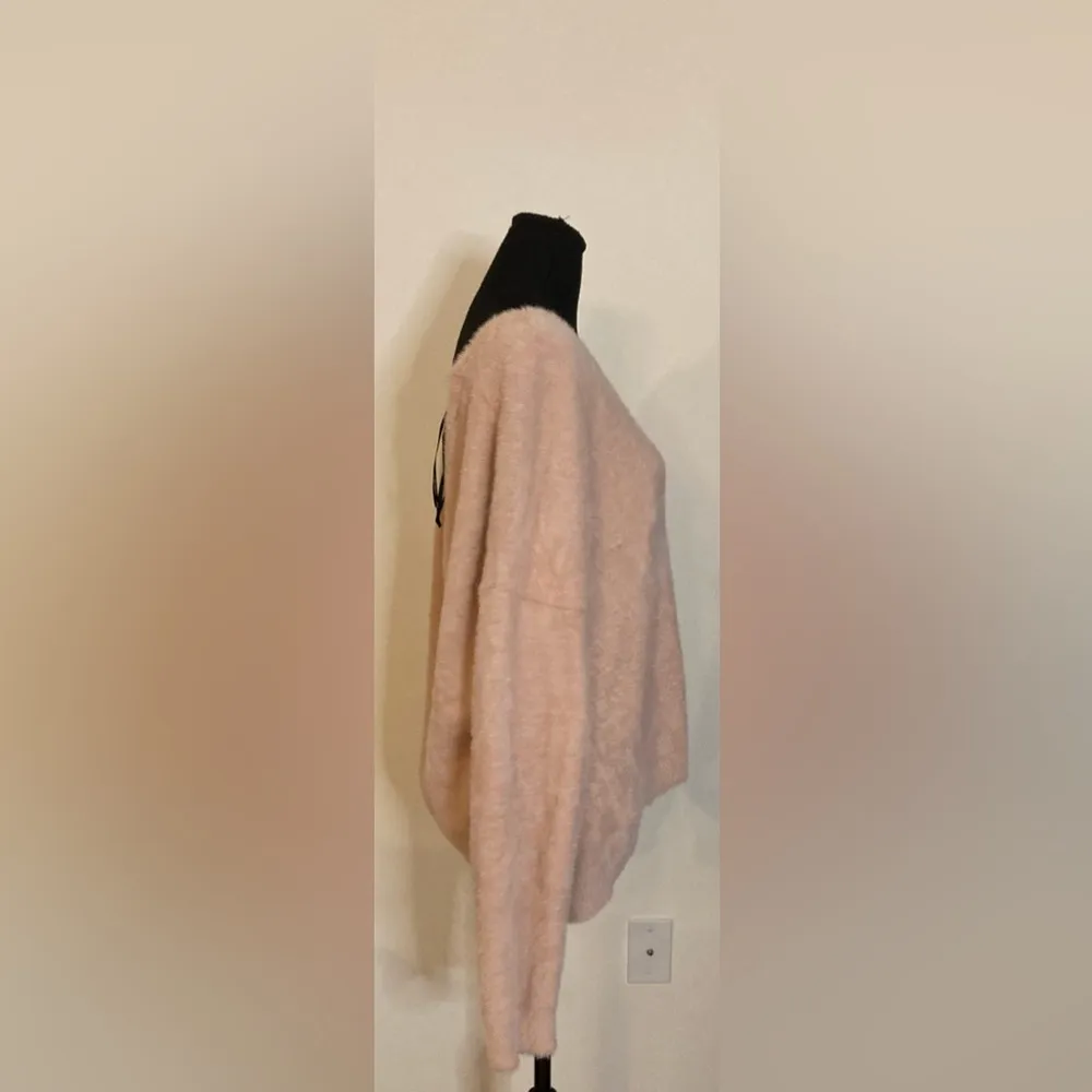 Forever 21 +-Eyelash plush‎ pink deep V sweater - Image 3