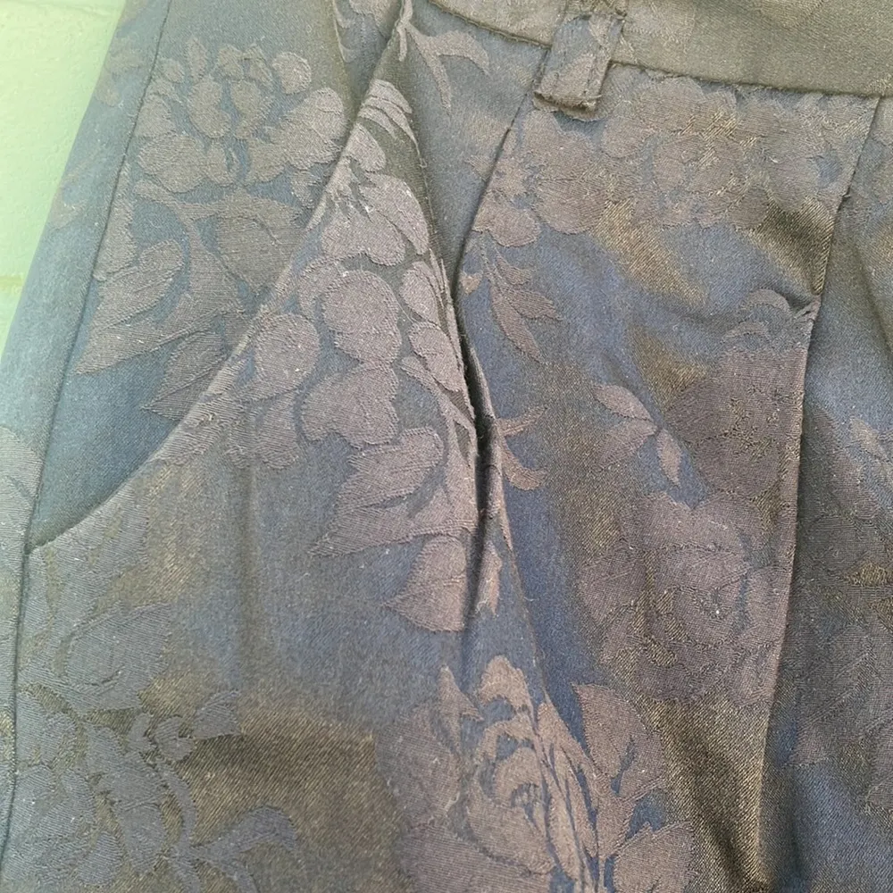 Black floral print pencil skirt woman’s size small - Image 7