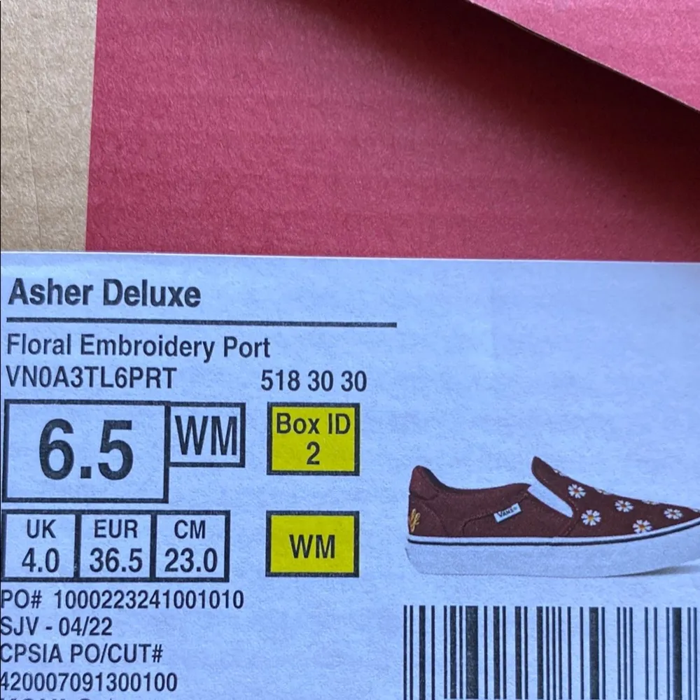 NWT
Vans Asher DX Women’s Slip-On Style with Floral Embroidery - Image 7