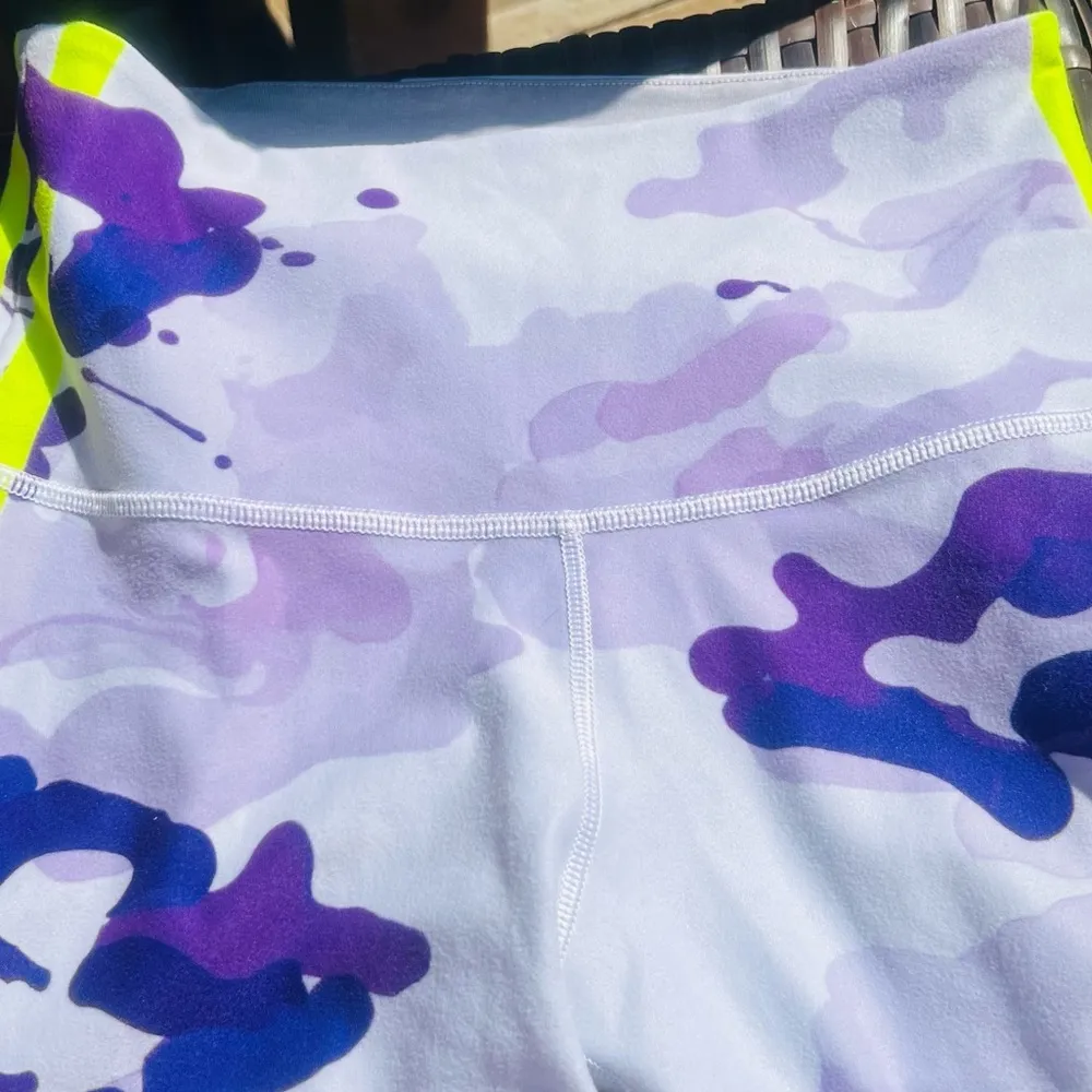 Reversible High Waist Camo Capri - Image 6