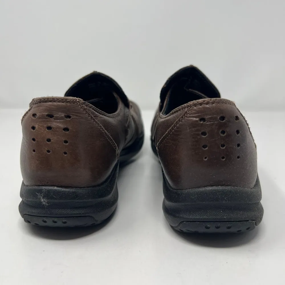 Clarks Slip On Brown Women's Leather Loafers Size 7 - Image 6