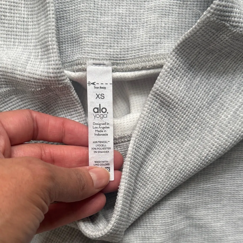 ALO Yoga Light Gray Women's Leggings Waffle Knit - Image 2