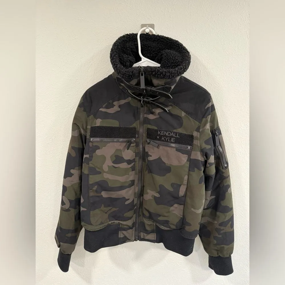Kendall + Kylie Jenner Sucre Camo Full-Zip Puffer Down Jacket Women’s Large GUC - Image 3