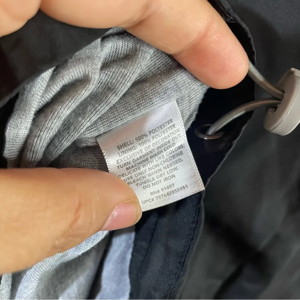 hooded waterproof windbreaker drawstring jacket women Size Medium - Image 10