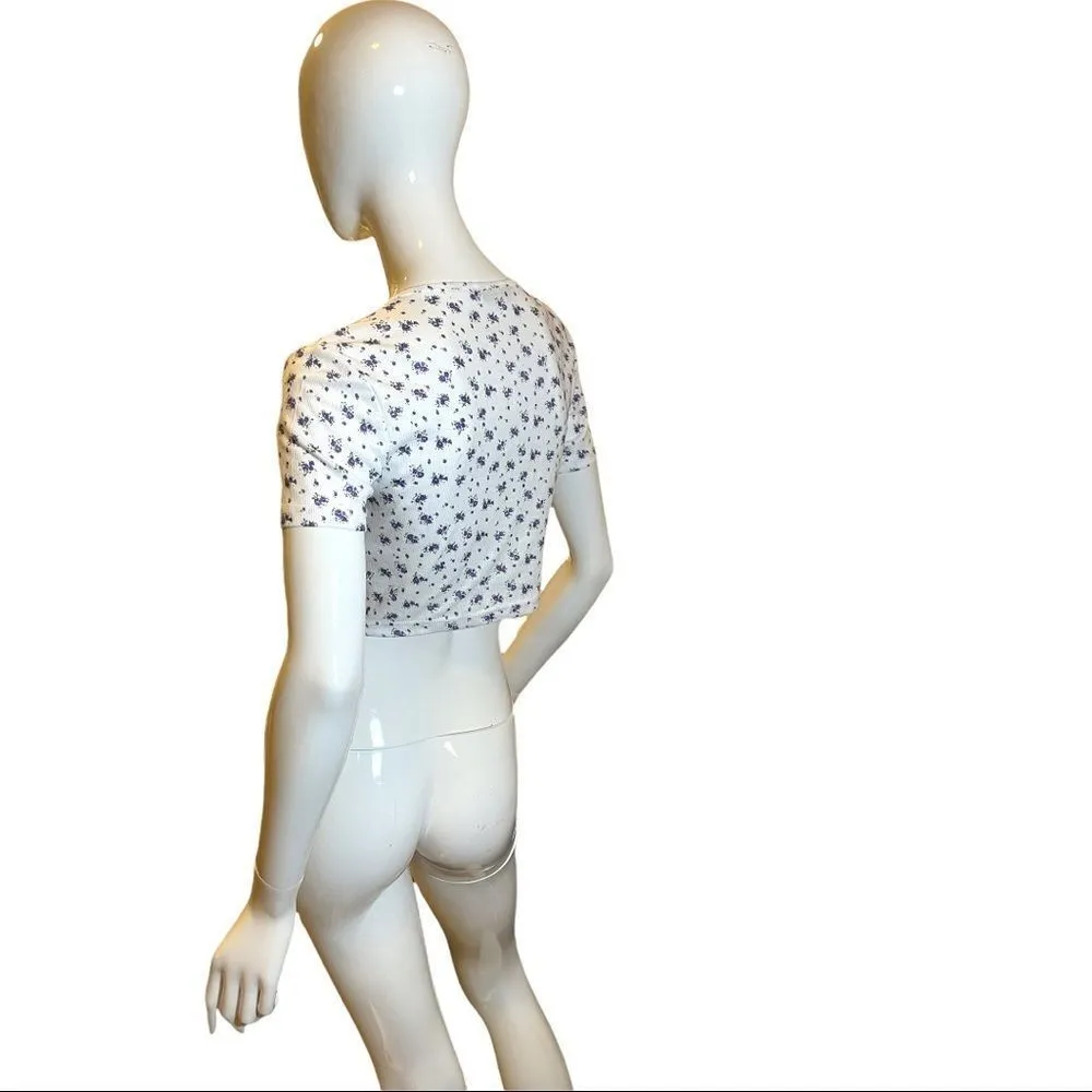 Shein Floral Crossover Crop Top Short Sleeve Purple White - Image 3