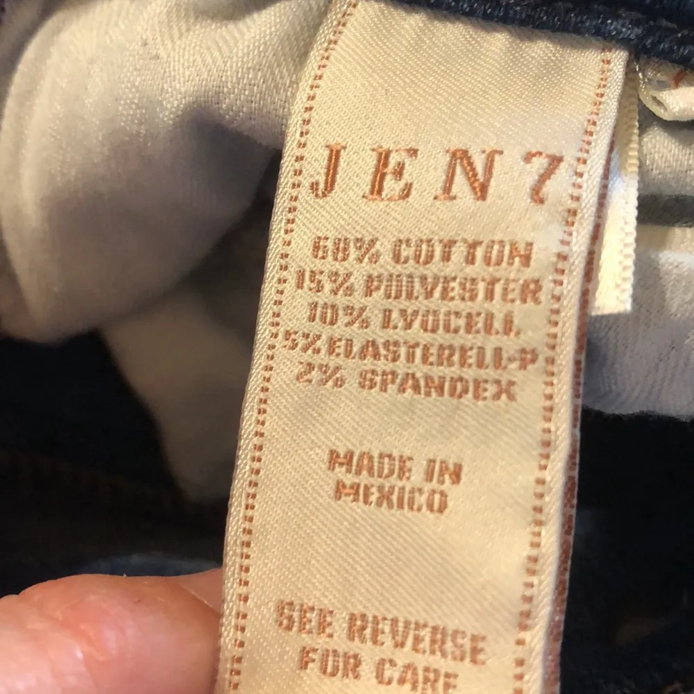 Jen 7 for 7 For All Mankind Jeans High-rise, bottom fringe with back zip, size 6 - Image 8