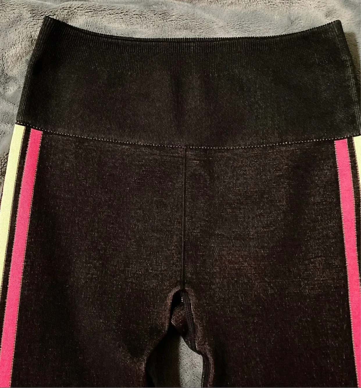 Fabletics High-Waisted Seamless Stripe Legging Size Small - Image 6