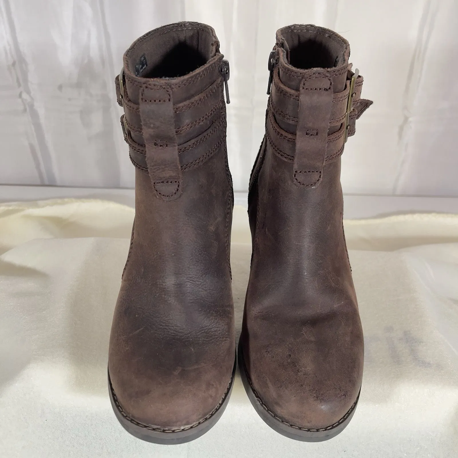 Clark’s Brown Leather Zip High Heels 2” Ankle Boots Bootie Casual Sz 7M Buckles - Image 4