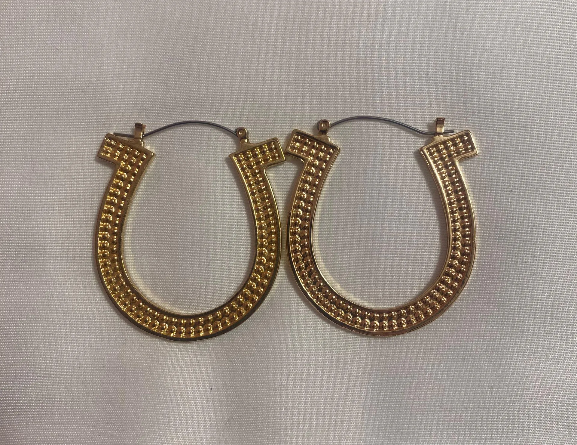 Horseshoe St Patrick’s Day Earrings - Image 2