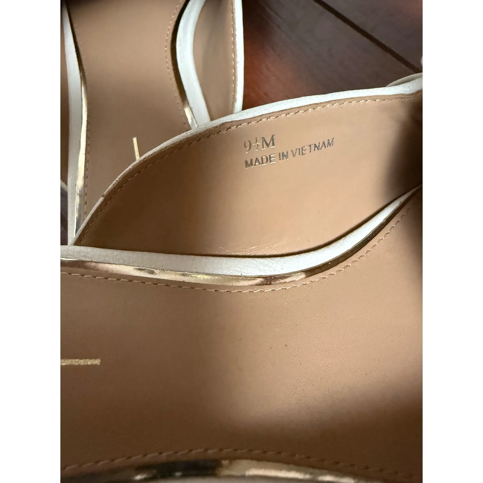 Linea Paolo White Pointed Toe Gold Tortoise Buckle Slip On Flat Mules Size 9.5 - Image 5