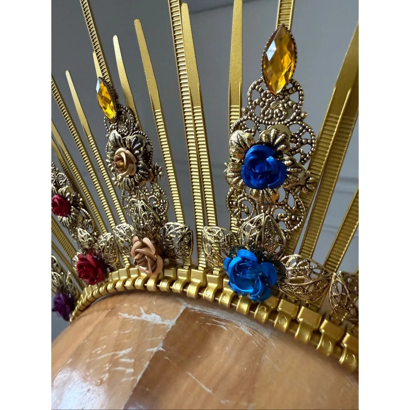 NIP New Goddess Crown Headband Sunburst Halo Day of the Dead Costume Gold - Image 5