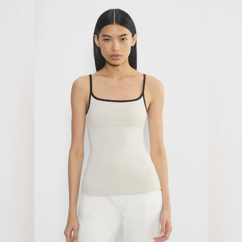 Aritzia Casual Original Contour Swoop Cami Tank Size Large NWT - Image 2