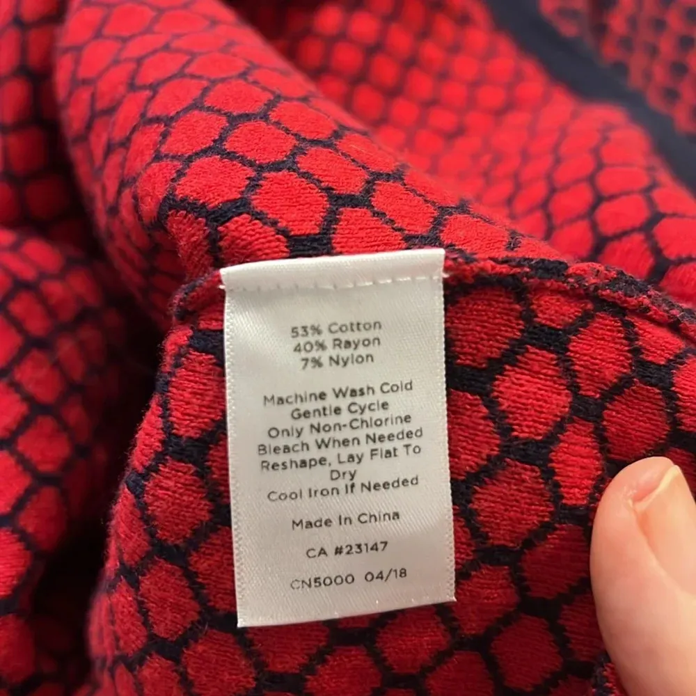 Talbots Red and Navy Hexagon pattern collared sweater size medium - Image 7