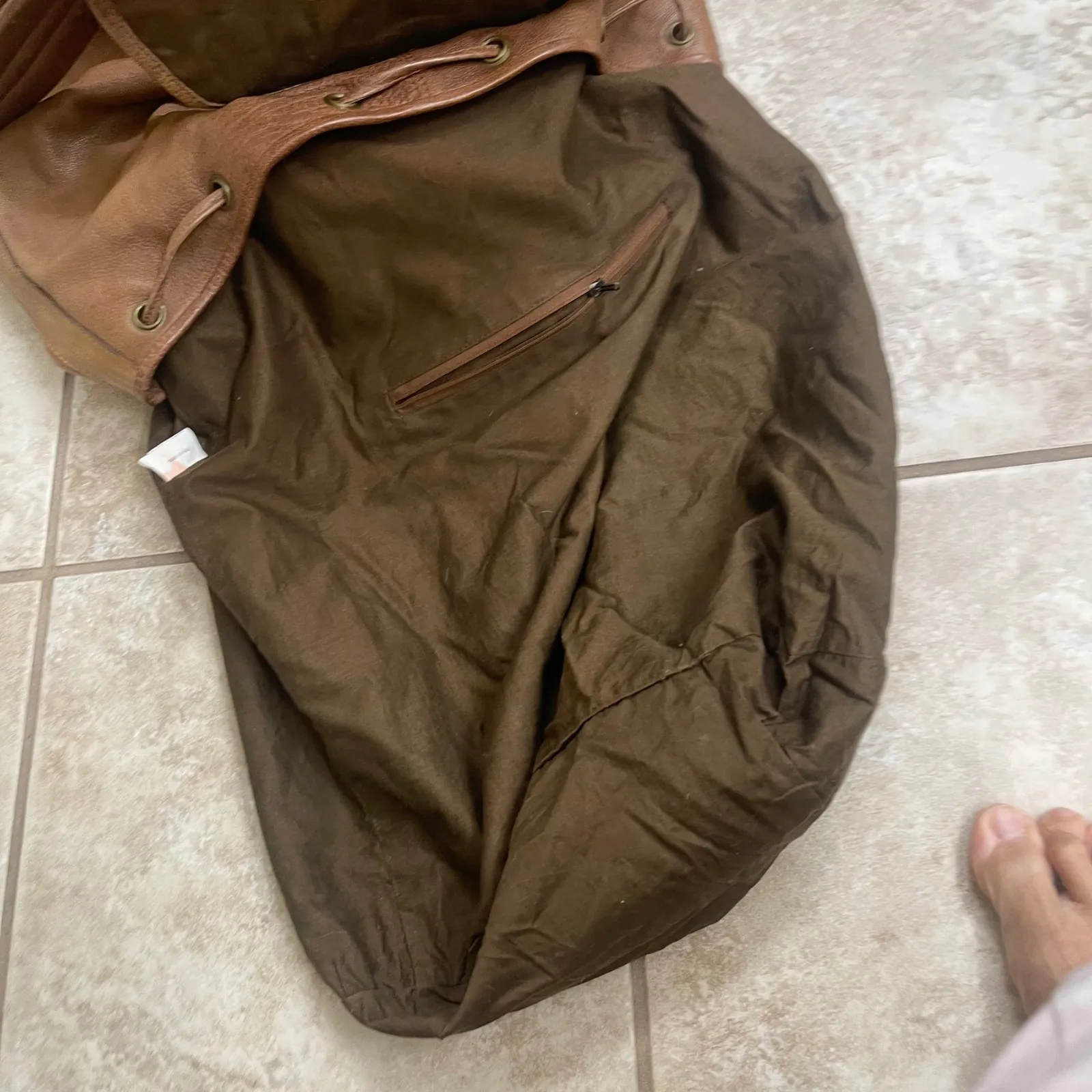 Overland Outfitters Brown Leather INDIA Backpack Rucksack Classic Buckle Flap - Image 7