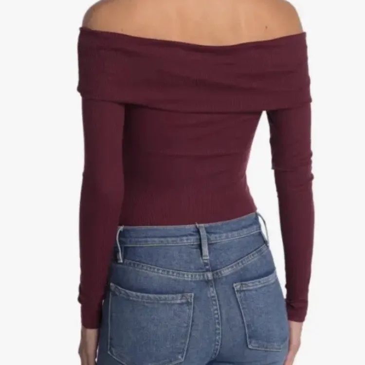 AFRM OFF SHOULDER MAROON RUBBED LONG SLEEVE BODYSUIT | XS Red - Image 2