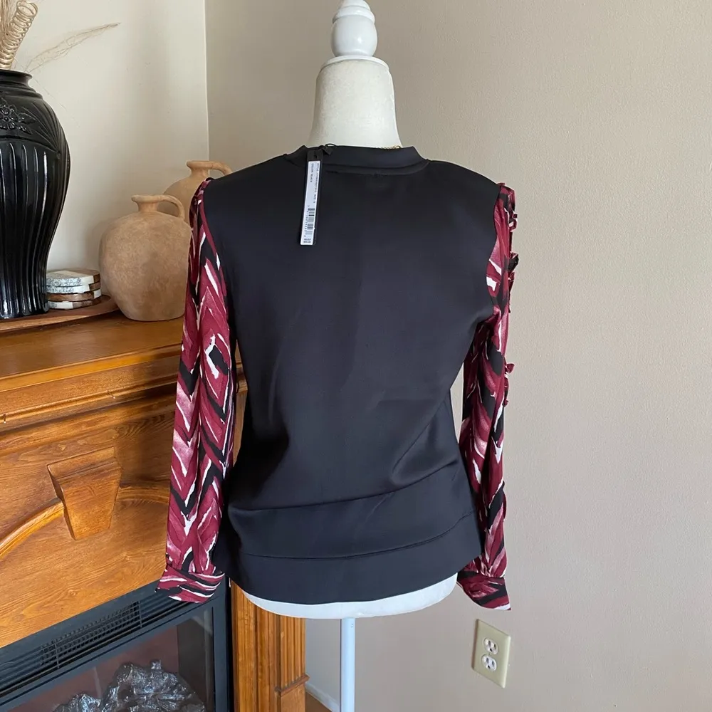 39. NWT Harve Bernard Dressy Blouse - Image 5