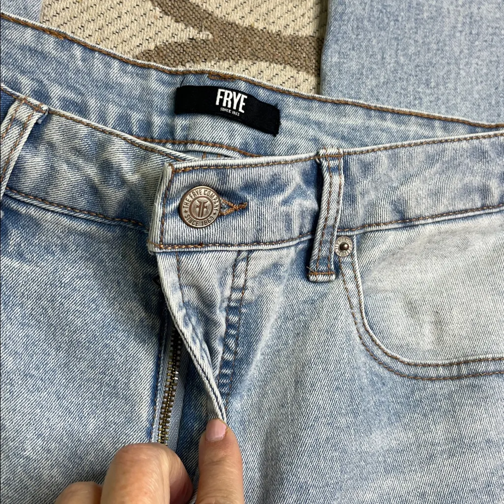 Frye high waisted straight leg Cuffed Crop light blue Jeans (1859395),size 10 - Image 11