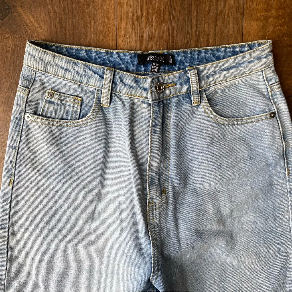 Missguided Wrath Split‑Hem Light Wash Jeans – Size 6R - Image 2