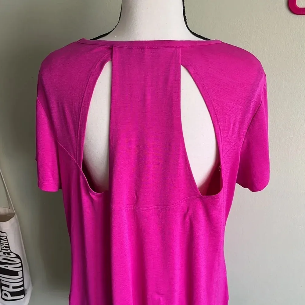 Athleta pink Racerback cutout back side slits short sleeve shirt - Image 5