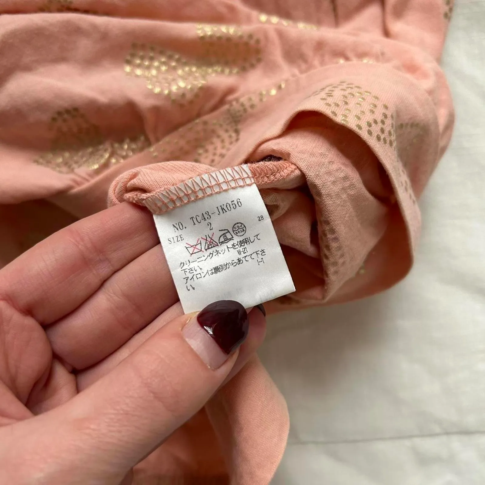 Tsumori Chisato Pink & gold bow print ruffle sleeve top Size 2 - Image 3