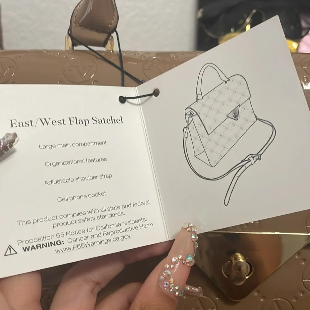 💙💖 NWT Adrienne Vittadini Dark Taupe Patent Leather Bag - Image 7