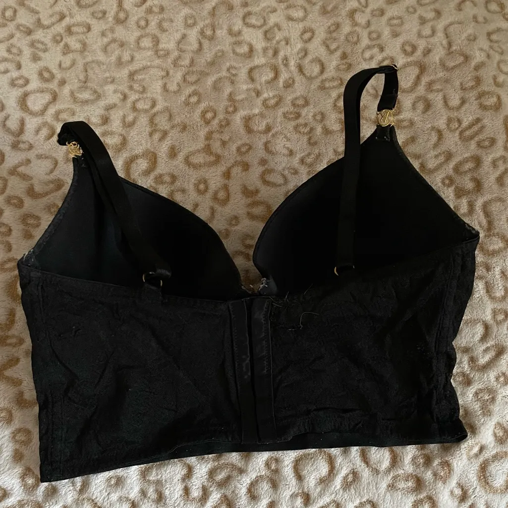 Victoria Secrets Black Lace Bra - Image 4