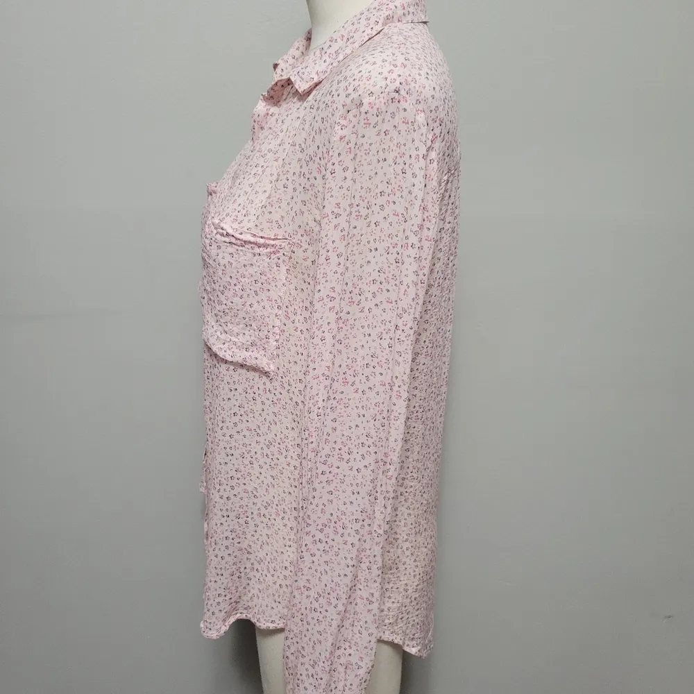 Anthro Cloth & Stone Tavira pink ditsy floral button down size small - Image 4