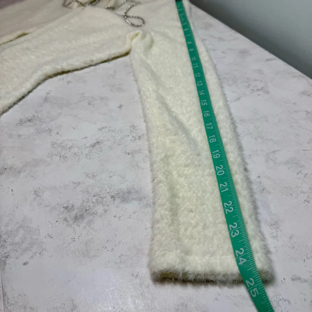 Women's White Fuzzy Cardigan Size M Silver Rhinestone Sparkle Bow Tie Size M - Image 5