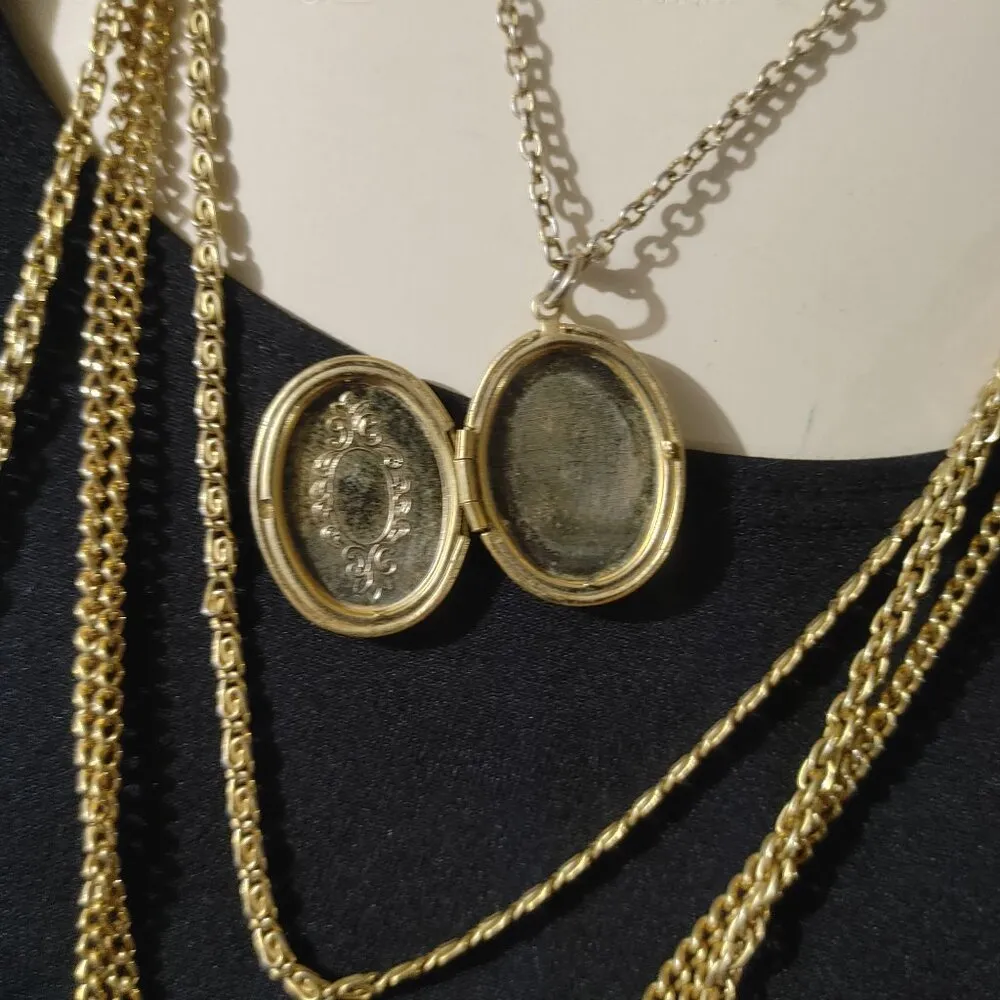 Multi Strand Necklace Oval Locket Pendant Unique Clasp Design Vintage Gold Tone - Image 3