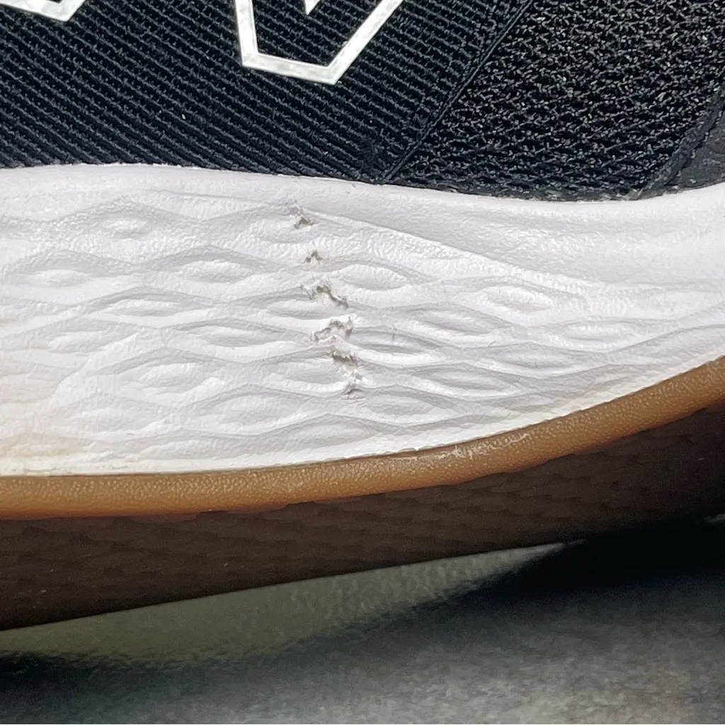 New Balance Fresh Foam Roav Tee Shirt Black/Gray Women's Sneakers Size 11B - Image 11