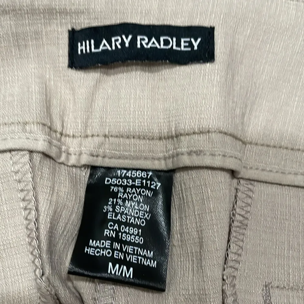 Hilary Radley mid rise stretch Bermuda shorts in beige sand color NWT - Image 8