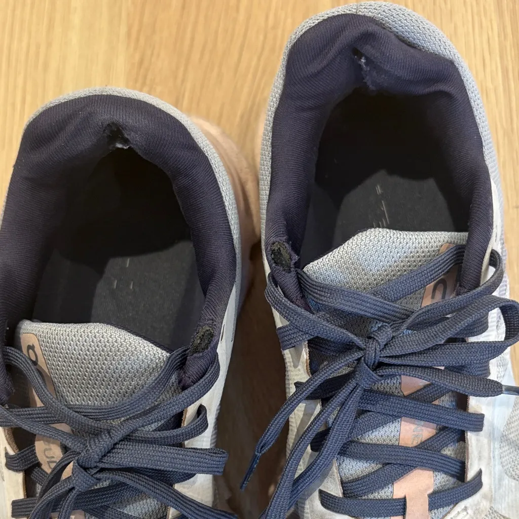 Oncloud Cloundrunners (V1) Athletic Sneakers Gray Size 6.5 - Image 6