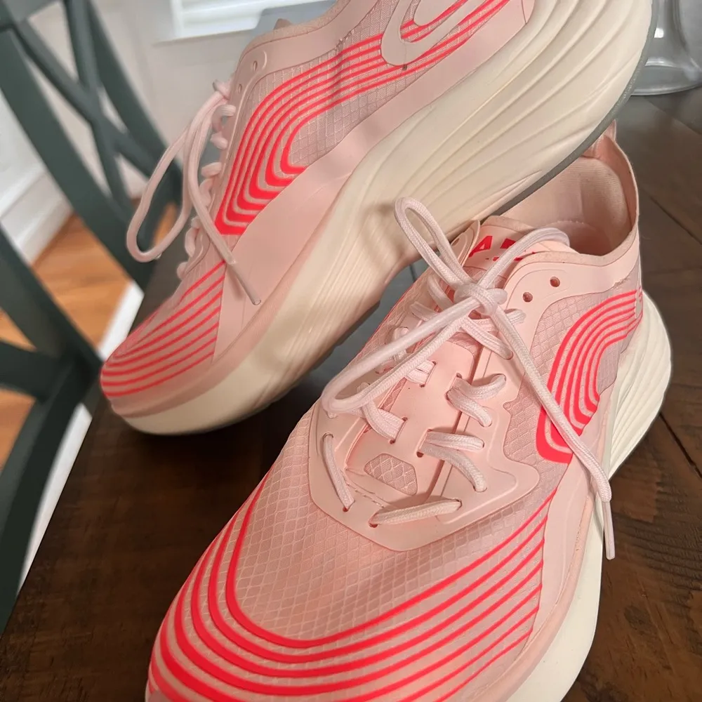 Excellent condition APL Pink Streamline sneakers - Image 10