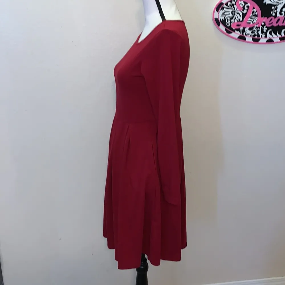Amazon  Red stretchy pleated long sleeve midi dress - Image 5