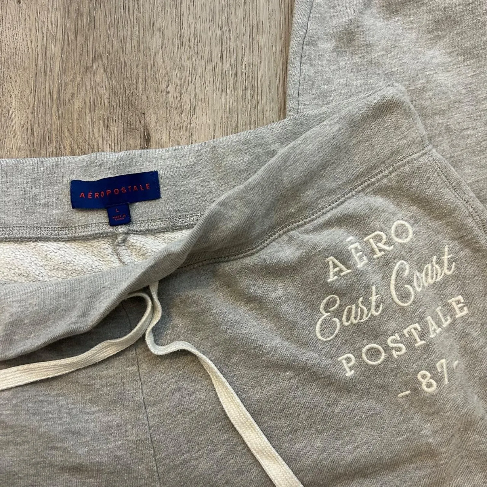 Aeropostale grey large sweatpants - Image 2