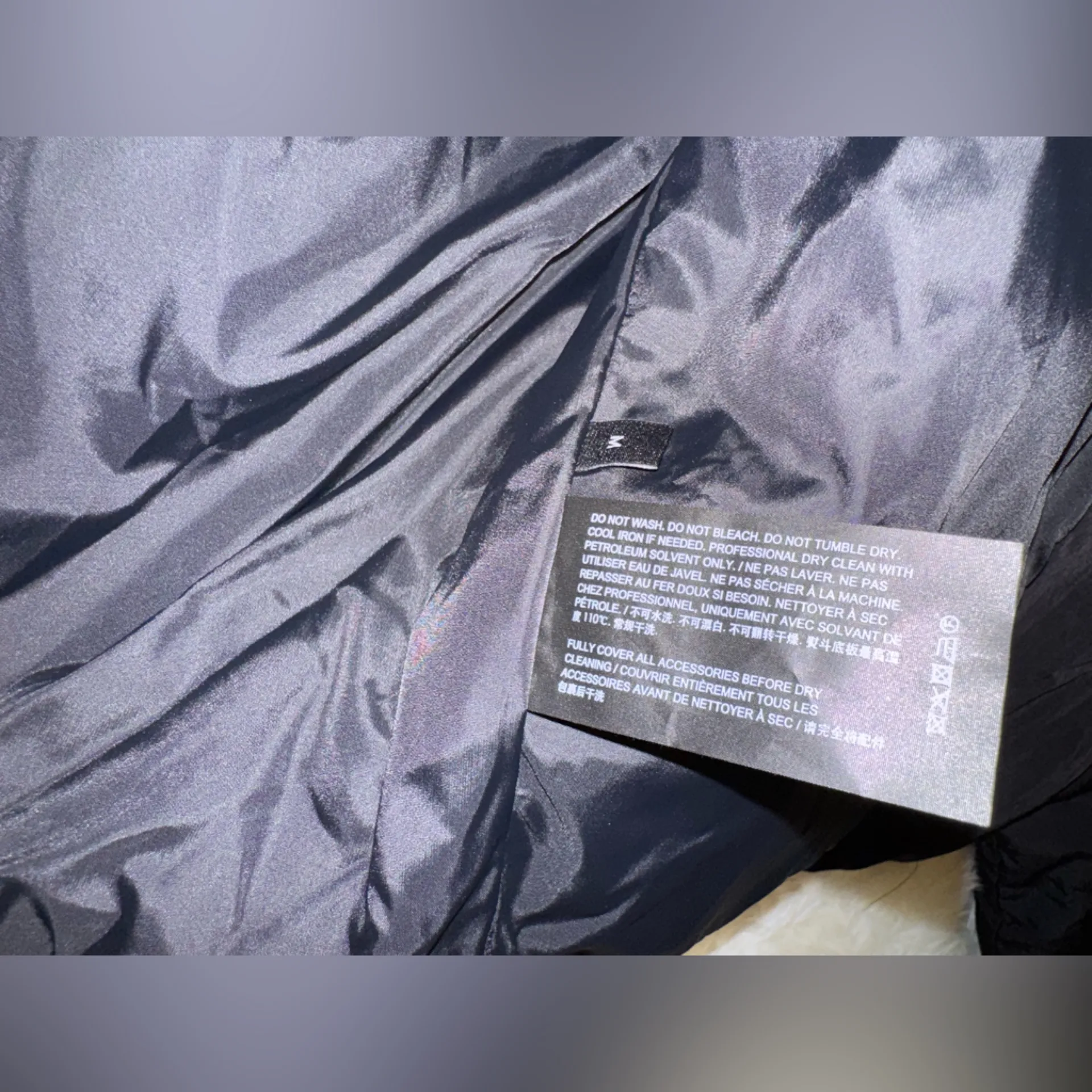 NEW THEORY Offset Down Puffer black Jacket Sz M Size M - Image 7