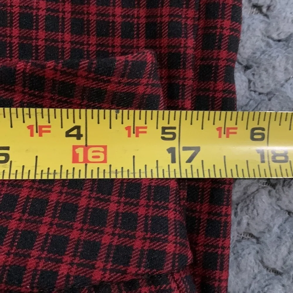 7TH Avenue Design Studio New York & Company Red Black Christmas Pants Size 8 EUC - Image 4