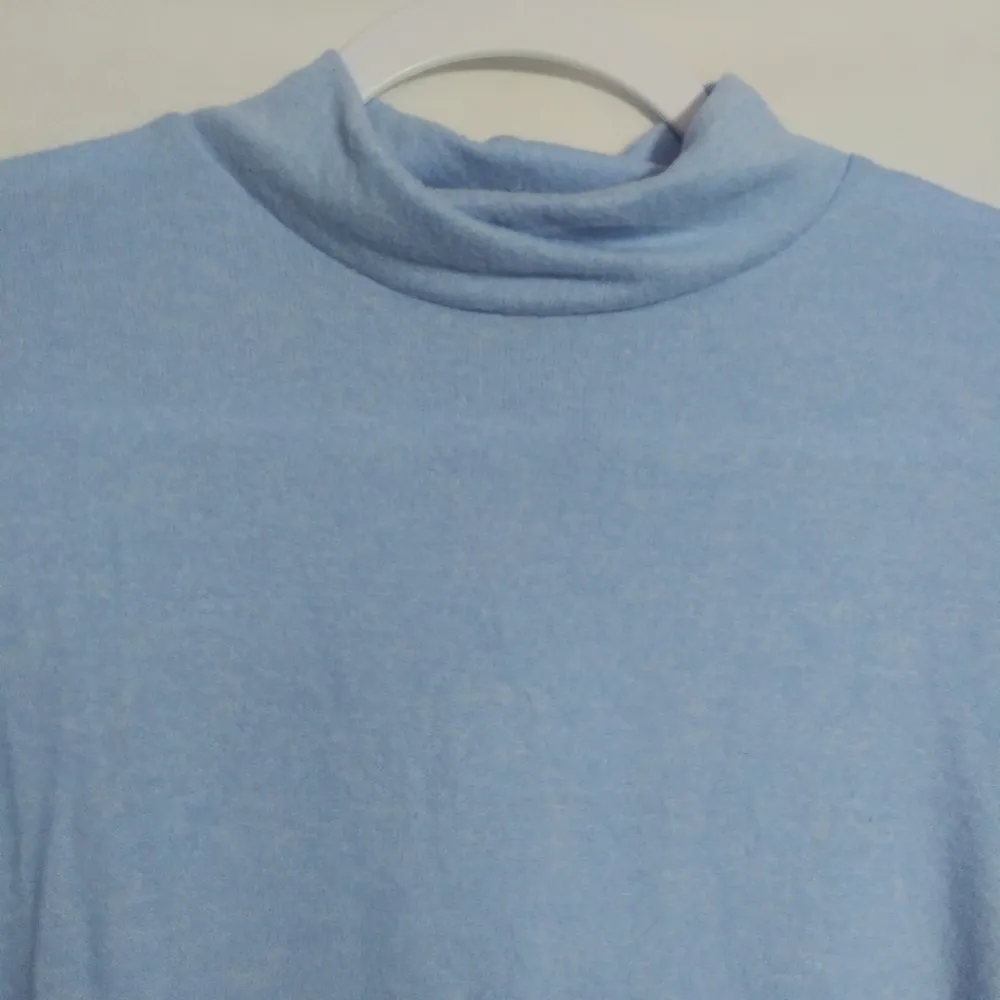 Antistar Blue Long Sleeve Soft Turtleneck Lightweight Women's Sweater Top Sz L - Image 2