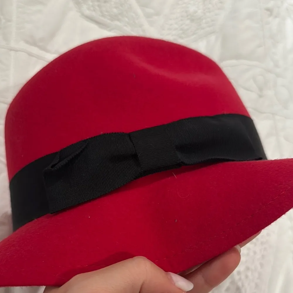 100% wool women Red and Black Fedora Hat with Classic Shape and Sturdy Brim - Image 9