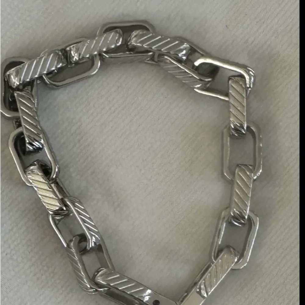 Express Textured 8” Thick Silver Colored Curb Chain Bracelet NWT - Image 2