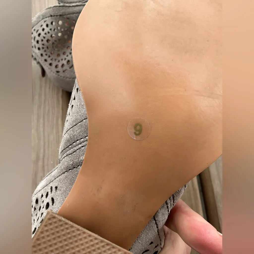 Dressy perforated leather booties 🌹🌹 - Image 9