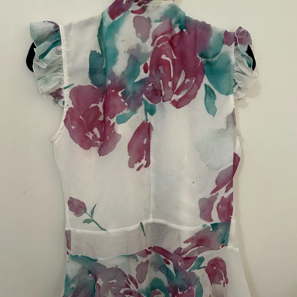 Arianne Ruffled Puff Sleeve Blouse in White and Purple Size undefined - Image 4