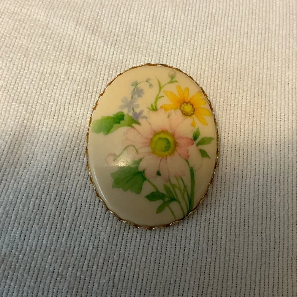 Vintage 80s Floral Hallmark Brooch - Image 2