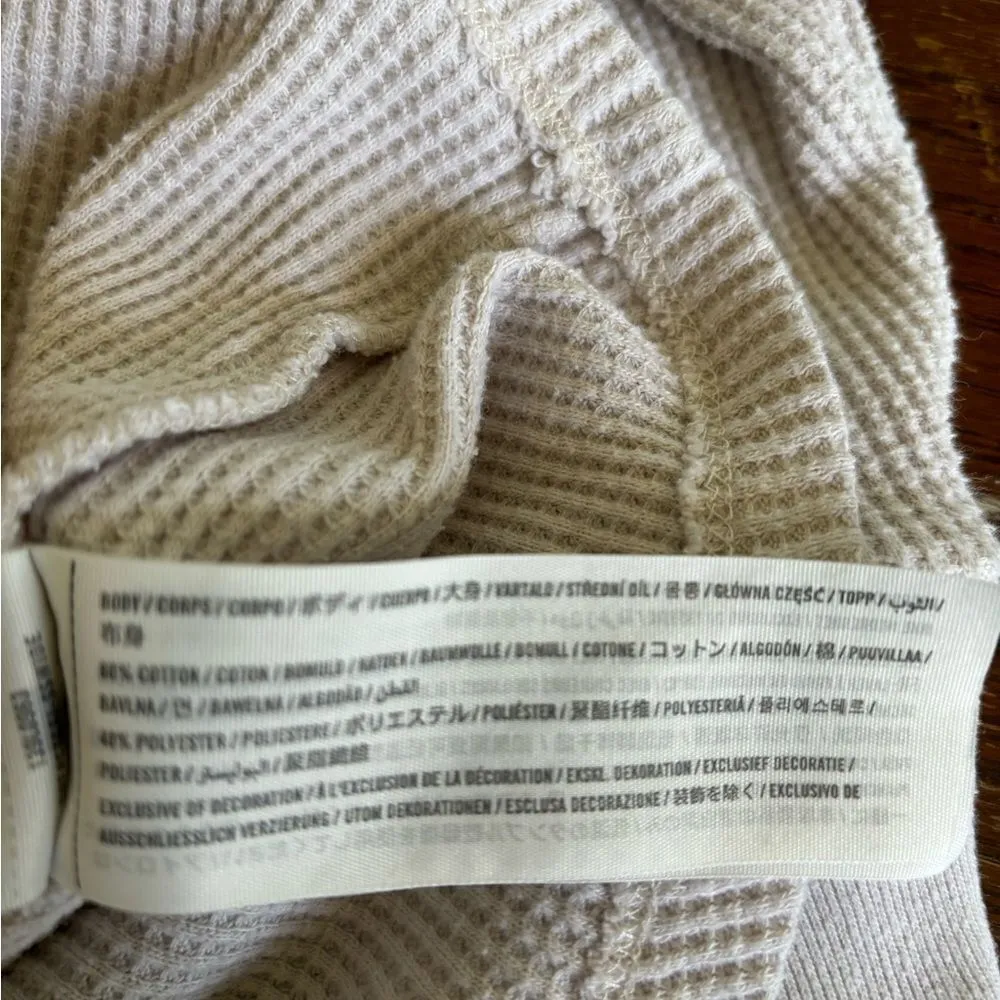Abercrombie greige waffle wave thermal long sleeve top S 66% cotton - Image 3