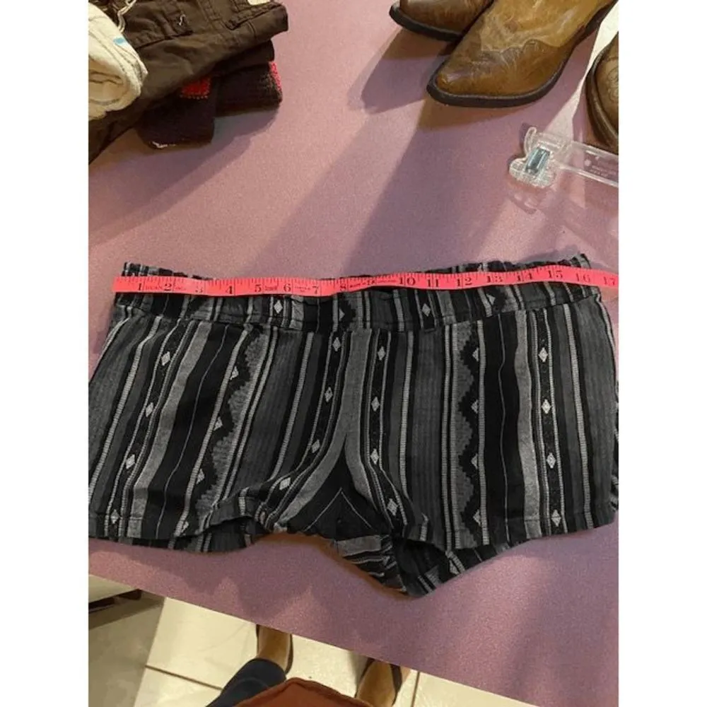 Oneill low rise slip on shorts - Image 4