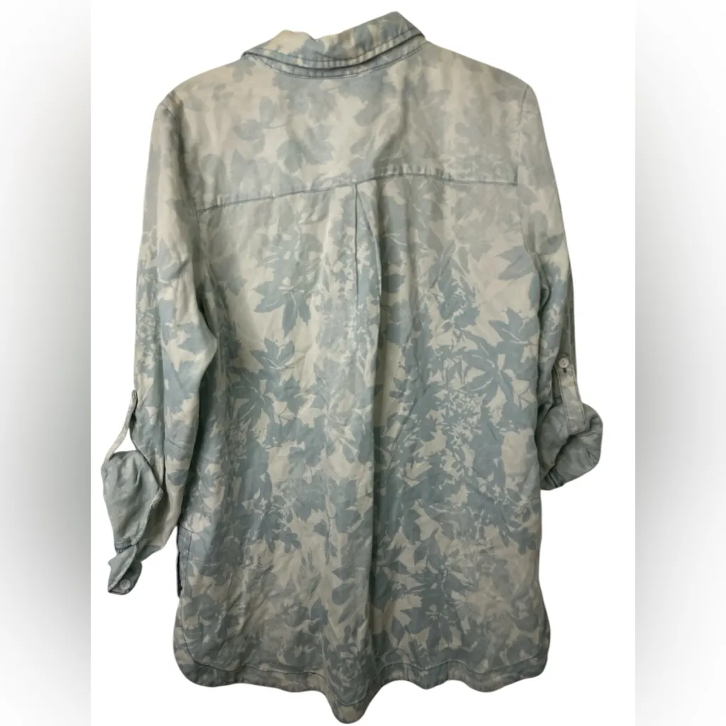 Intro. Light Blue Chambray Floral Button Down Shirt NWT Size undefined - Image 2